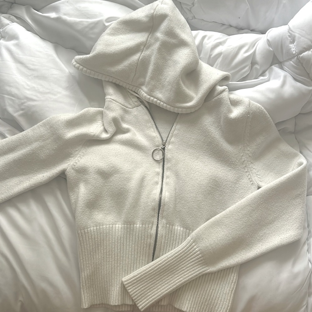 Faded Rose - Soft White Zip-Up in Large !!